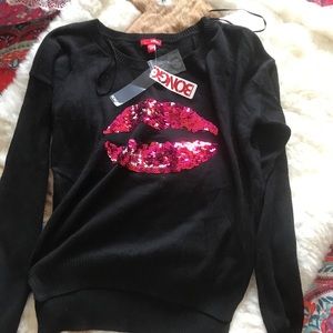 BONGO Sequins lips sweater NWT 💋💋